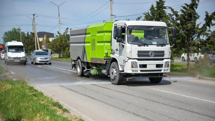 «Тазалык» пополнил автопарк новой спецтехникой для мойки дорог