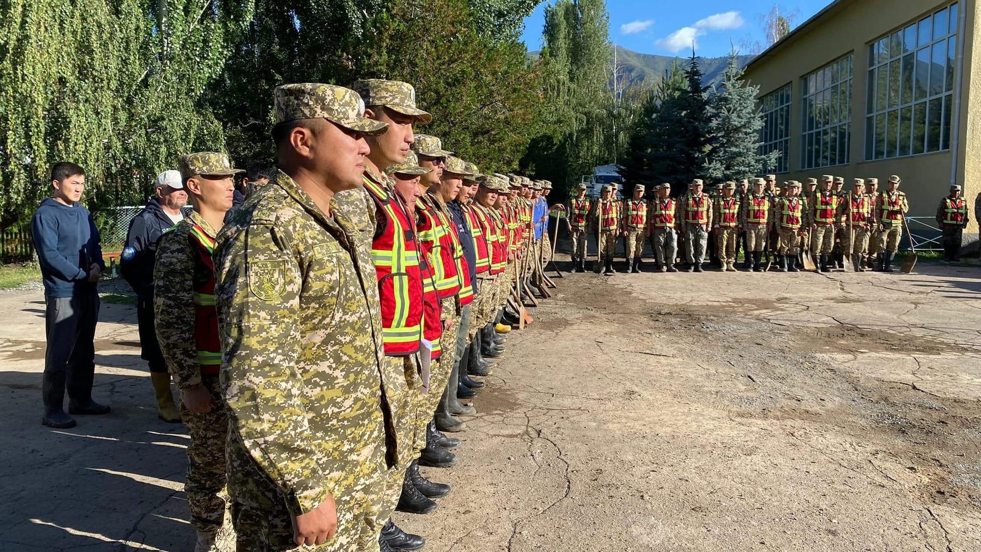 755 человек и 59 единиц техники ликвидируют последствия селя на Иссык-Куле