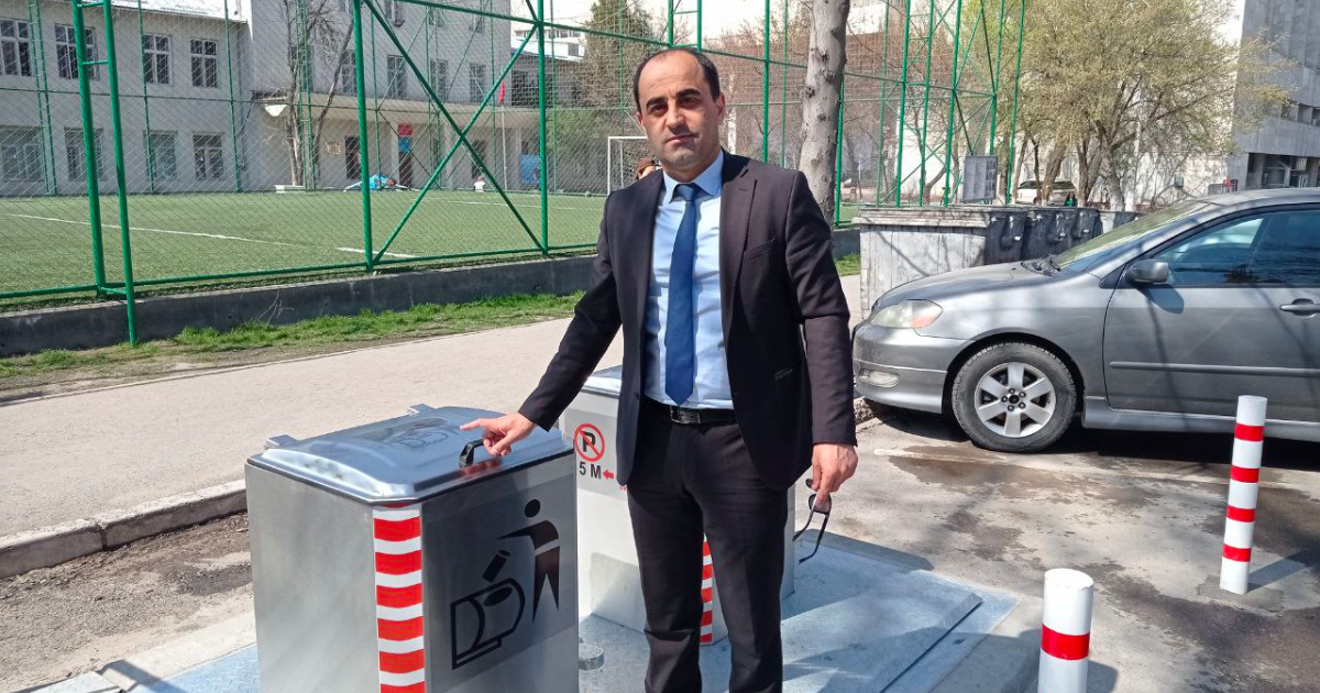 Сотрудники "Тазалыка" требуют отставки своего нынешнего директора Рамиза Алиева