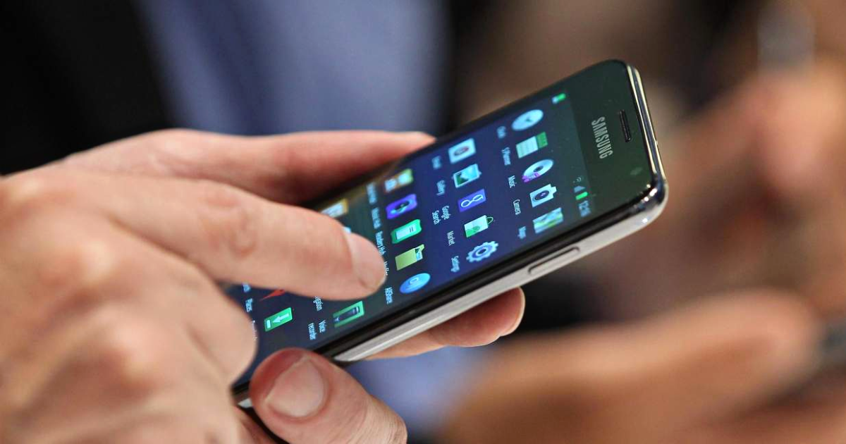 В мобильных приложениях банков и сотовых операторов КР начнут предоставлять госуслуги