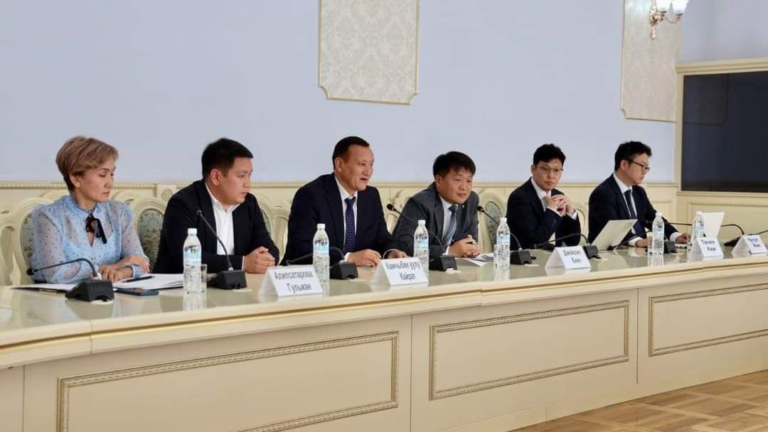 Кабмин предложил Hyundai разработать механизм покупки спецтехники в долгосрочную беспроцентную рассрочку