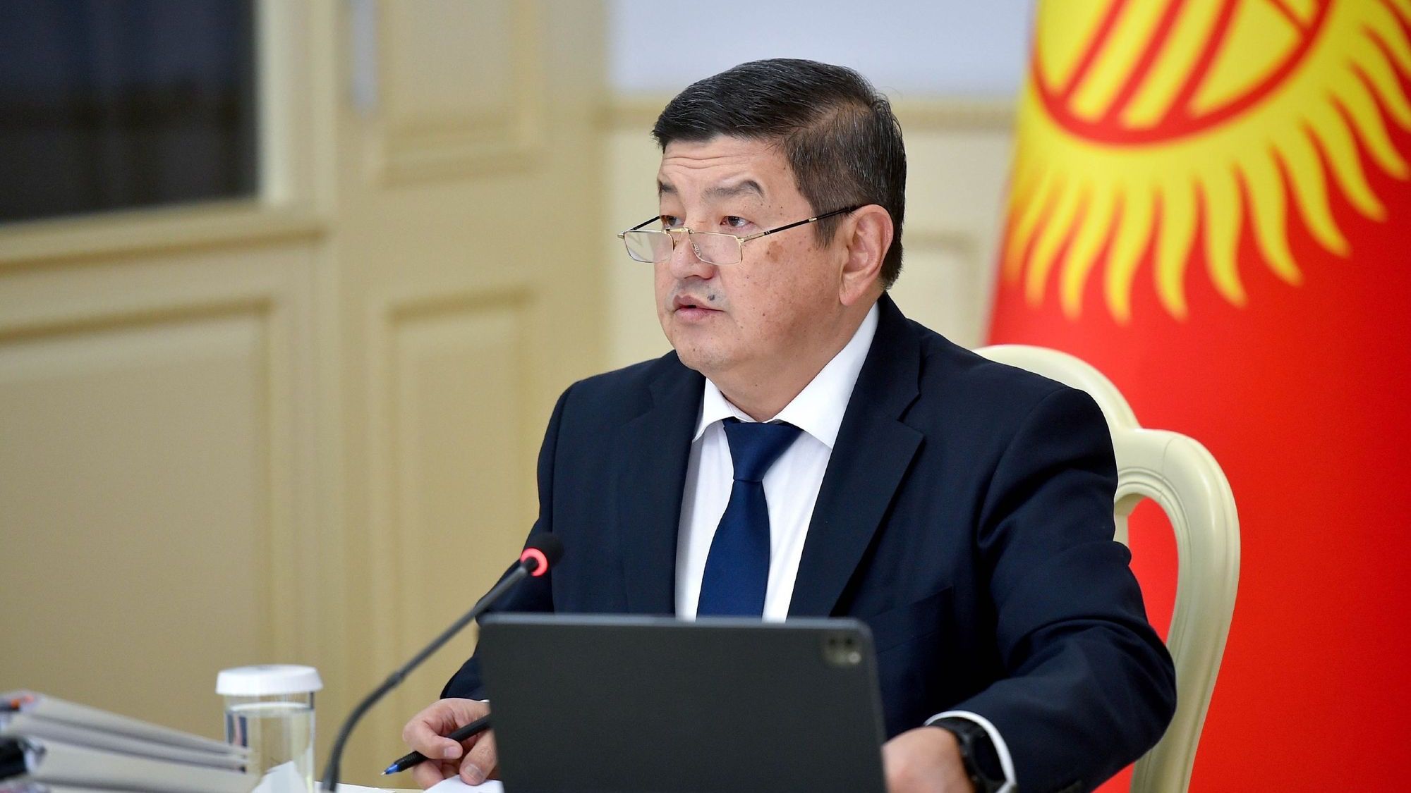 Акылбек Жапаров призвал кыргызстанцев экономить электроэнергию - этой зимой она будет в дефиците