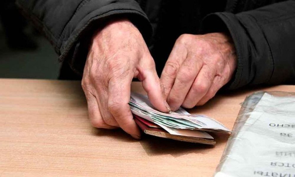 Выплаты 100 тысячам пенсионеров в Кыргызстане ниже прожиточного минимума - глава Соцфонда