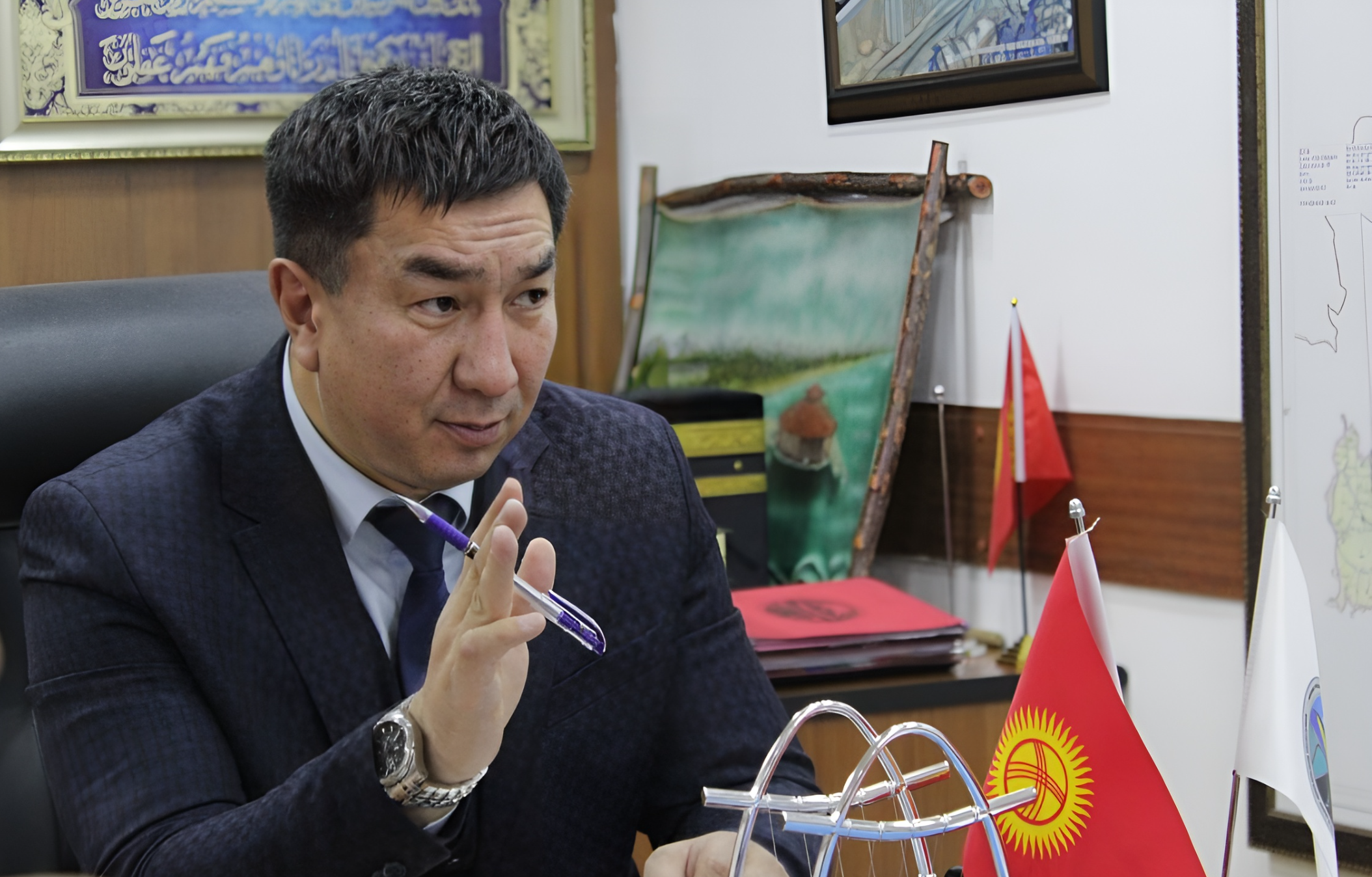О выходе Кыргызстана из железнодорожного тупика, электрификации путей и  мегапроекте "КНР — КР — РУз" — интервью с министром транспорта