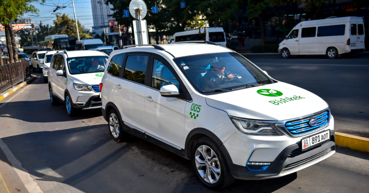 Водители электрокаров смогут зарабатывать по 4 тысячи сомов в день – глава экотакси