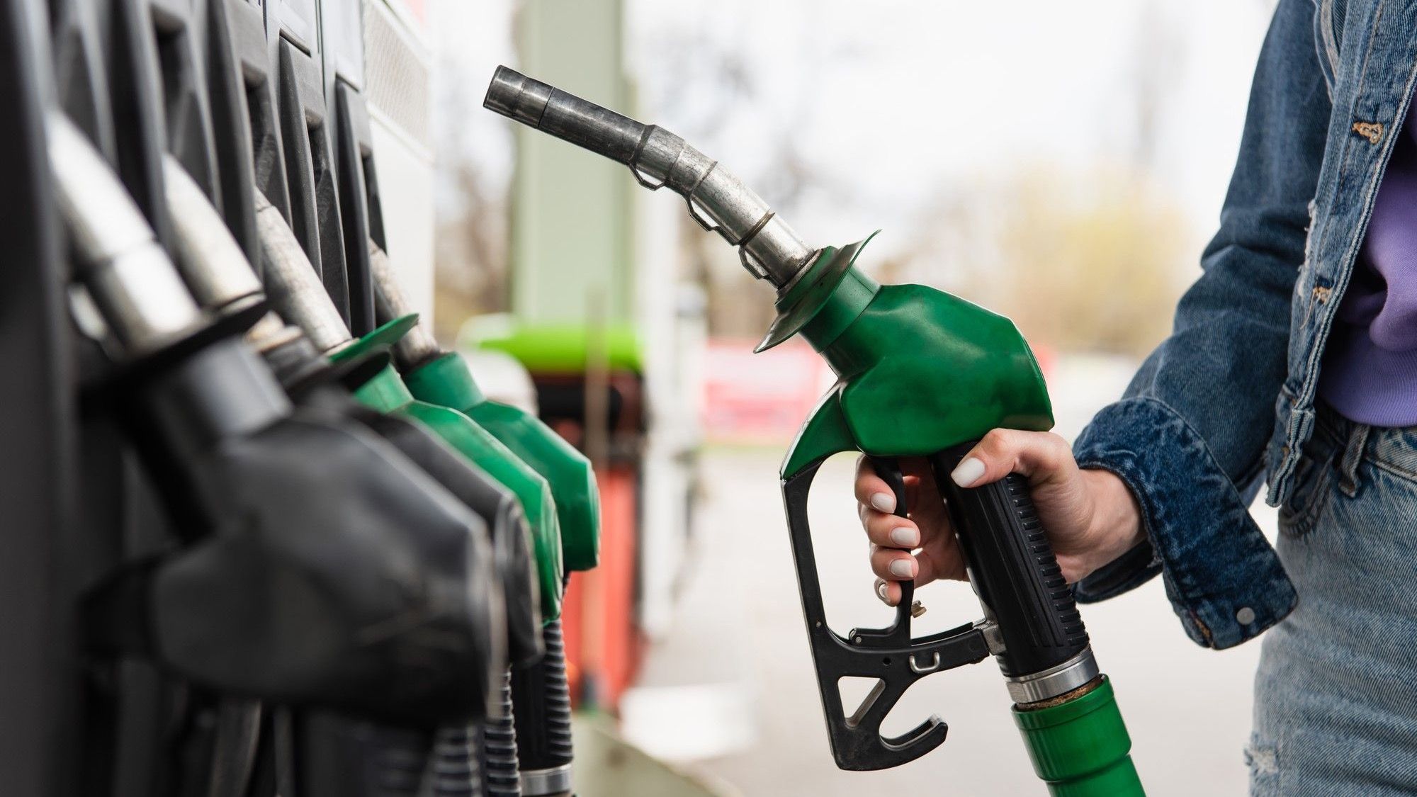 Кыргызстан занимает третье место по дешевизне бензина среди стран ЕАЭС