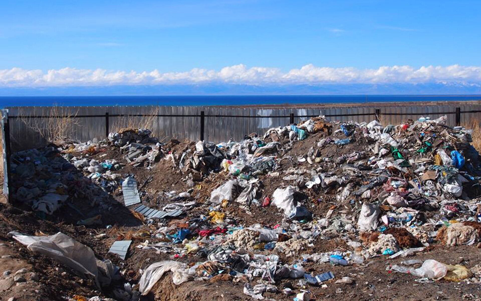 Хочется показывать красоты, а не горы мусора – на форуме обсудили сохранение экологии Иссык-Куля