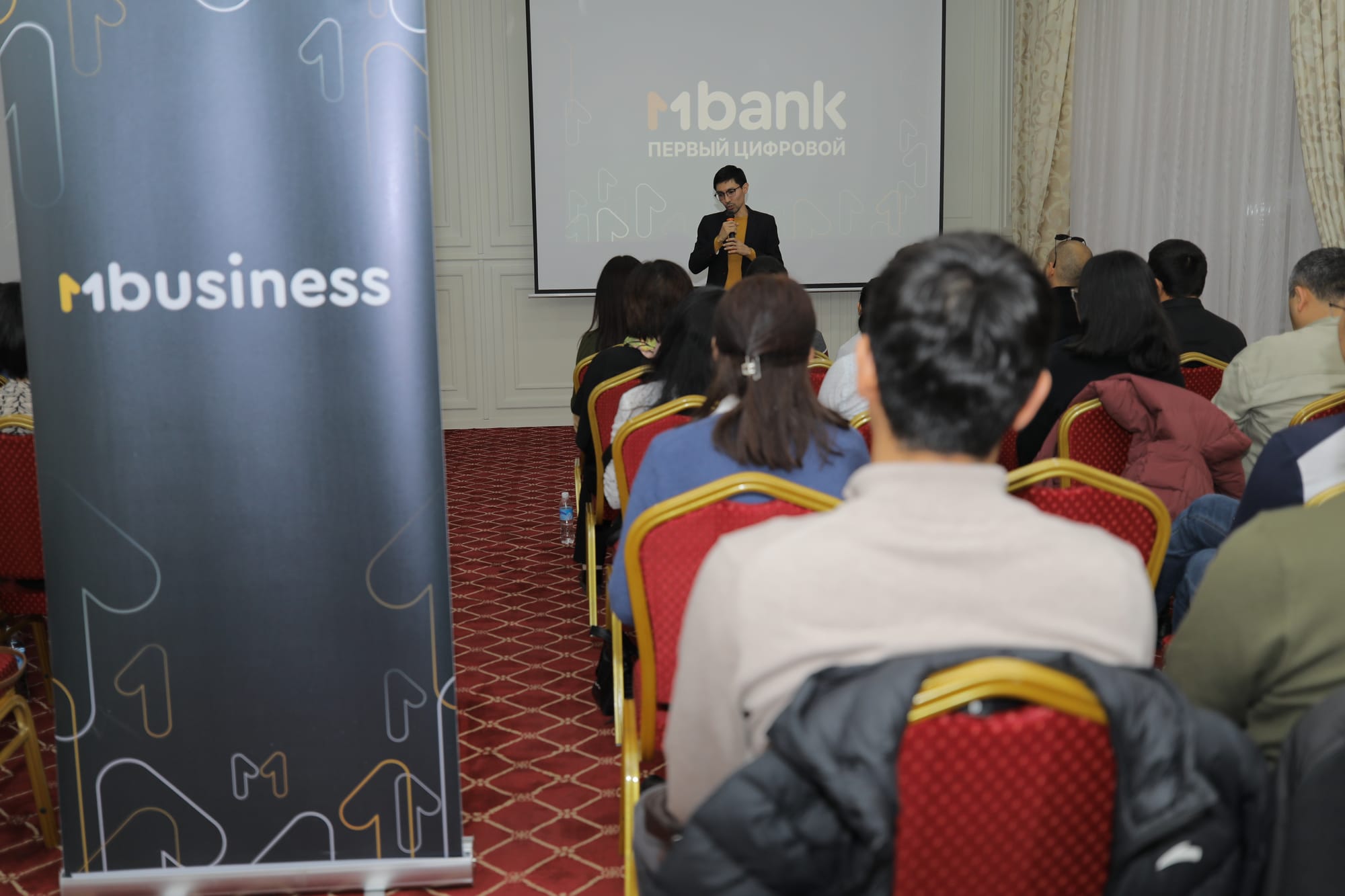 MBusiness от MBANK: новые возможности для компаний и приходящих бухгалтеров