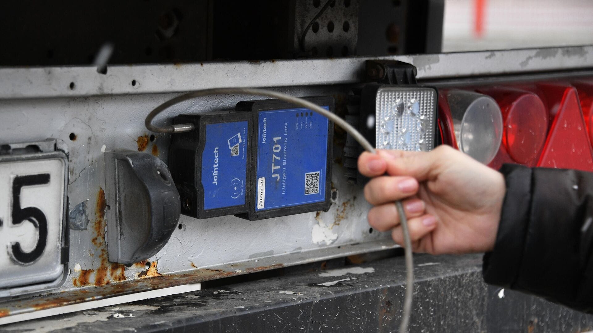 ЕАЭС утвердил перечень товаров, которые не подлежат отслеживанию через навигационные пломбы