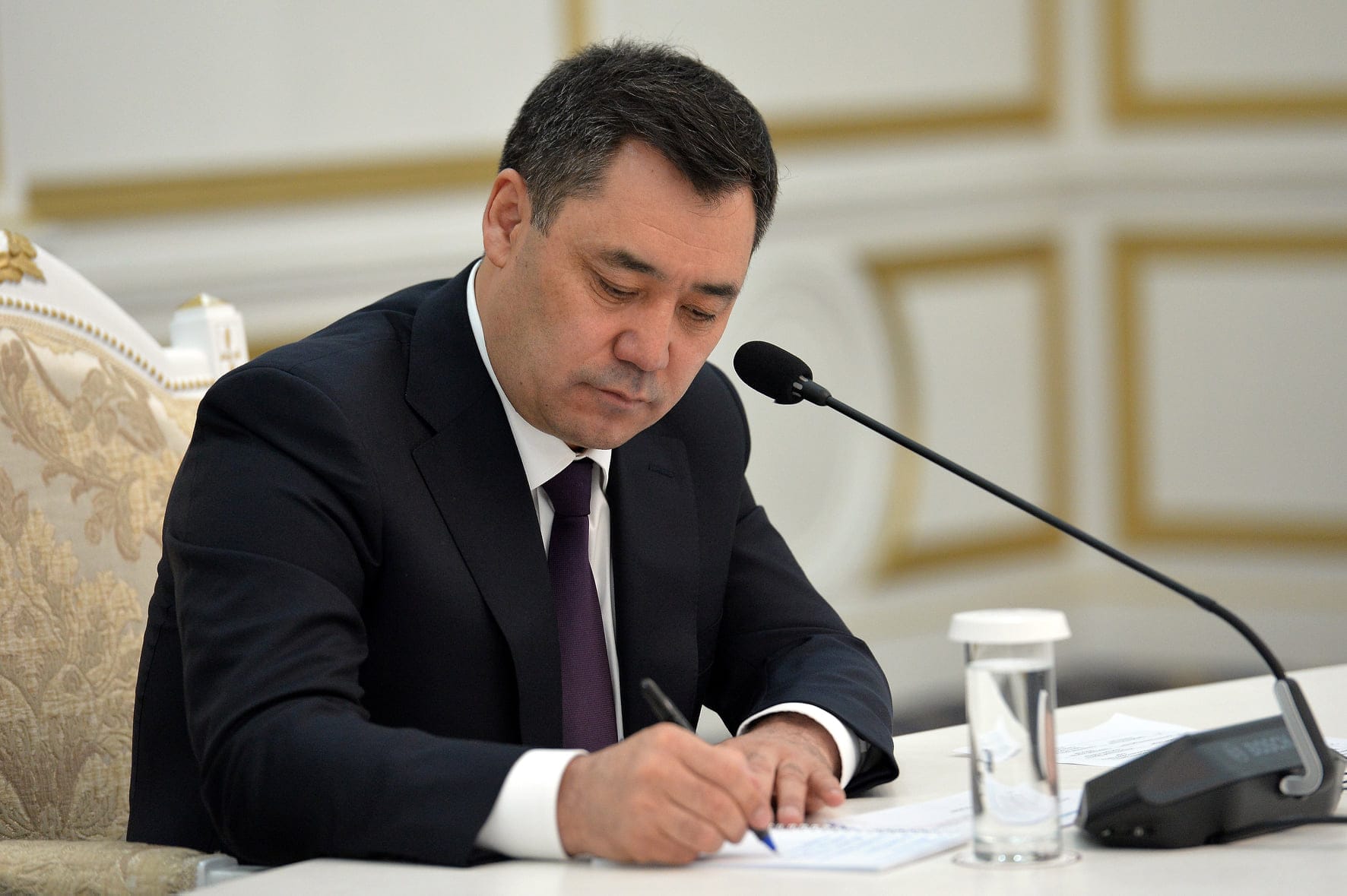 В Кыргызстане упростят порядок назначения глав местных администрации — ЖК одобрил законопроект