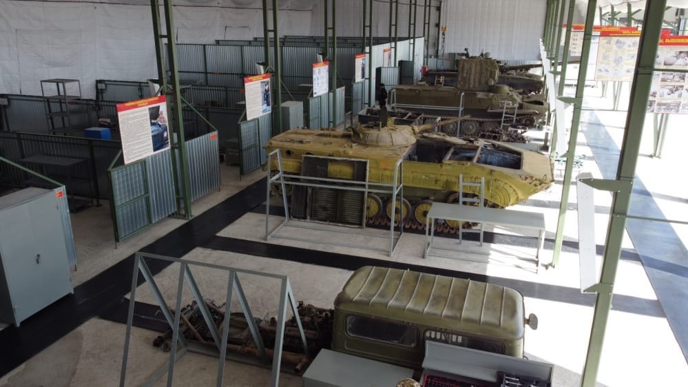 В Балыкчы начали собирать первый отечественный бронеавтомобиль ГАЗ-66М