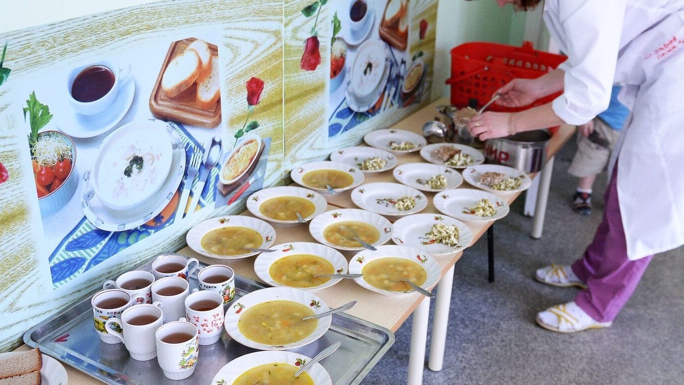 За питание в детсадах родители будут платить от 1 600 до 2 000 сомов в месяц