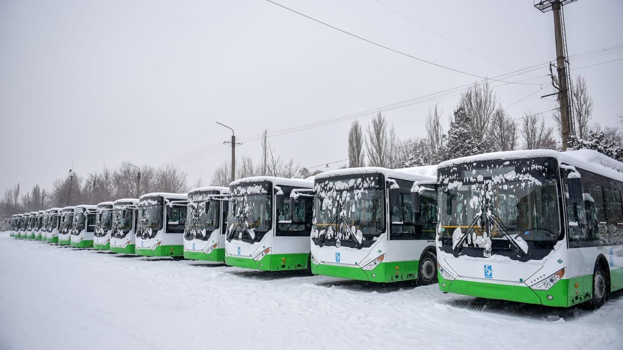 Мэрия Бишкека просит горожан передвигаться на общественном транспорте