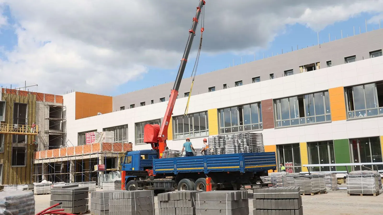 До конца года 100 школ сдадут в эксплуатацию – на их ремонт потратили 7 млрд сомов
