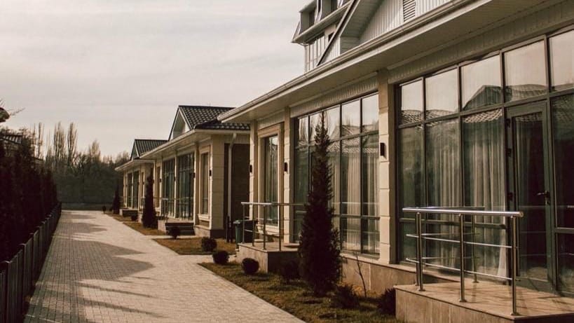 Местные предприниматели угрожали инвестору связями с Кольбаевым и отобрали его имущество на Иссык-Куле