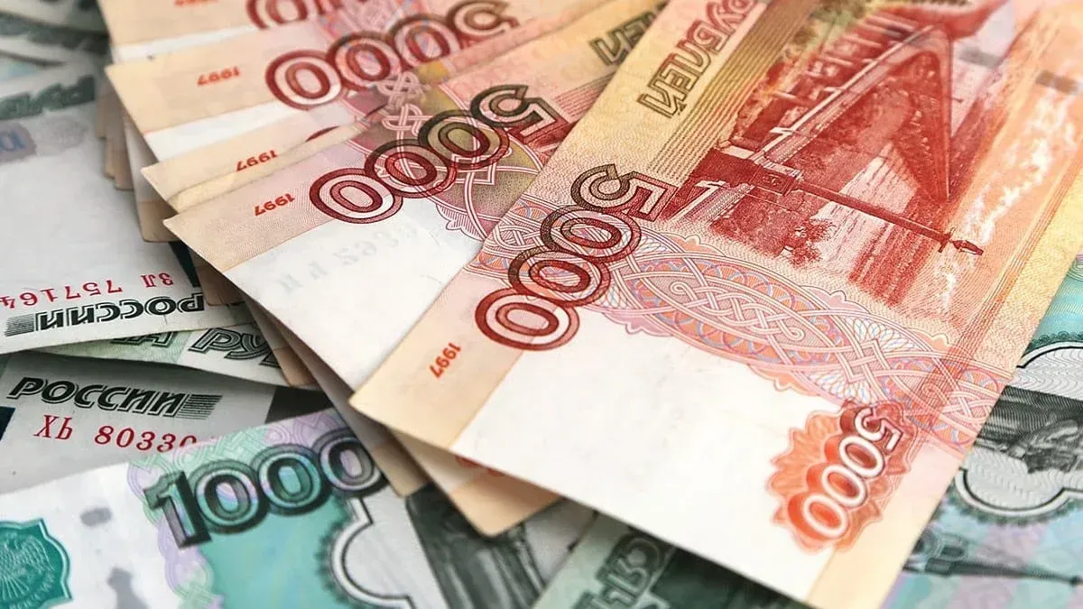 Рубль вновь подорожал к сому – официальные курсы валют