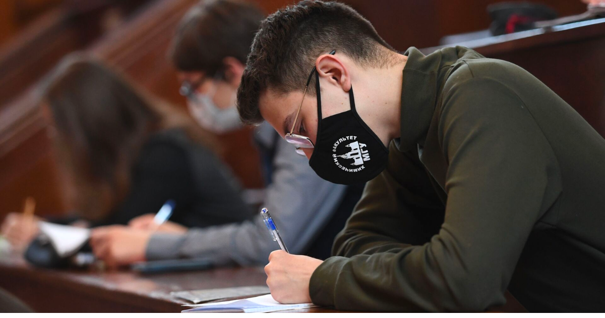 Студенты-бюджетники, отказавшиеся отработать гранты в КР, нанесли государству ущерб в 2 млн сомов