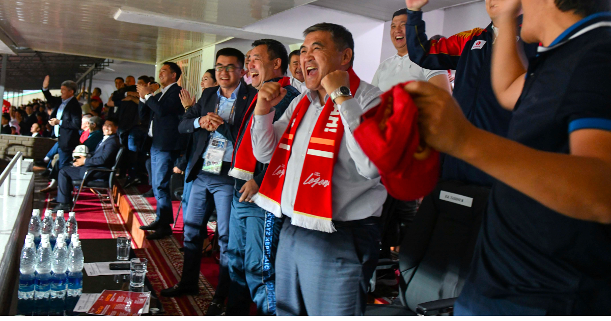 Садыр Жапаров предложил Ташиеву возглавить Кыргызский футбольный союз