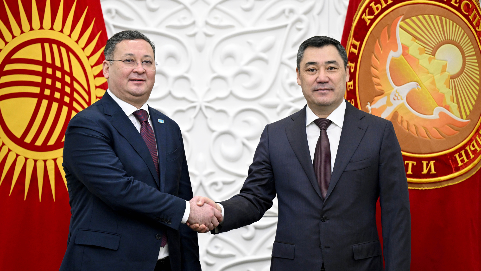 Садыр Жапаров встретился с главой МИД Казахстана Муратом Нуртлеу — о чем говорили?