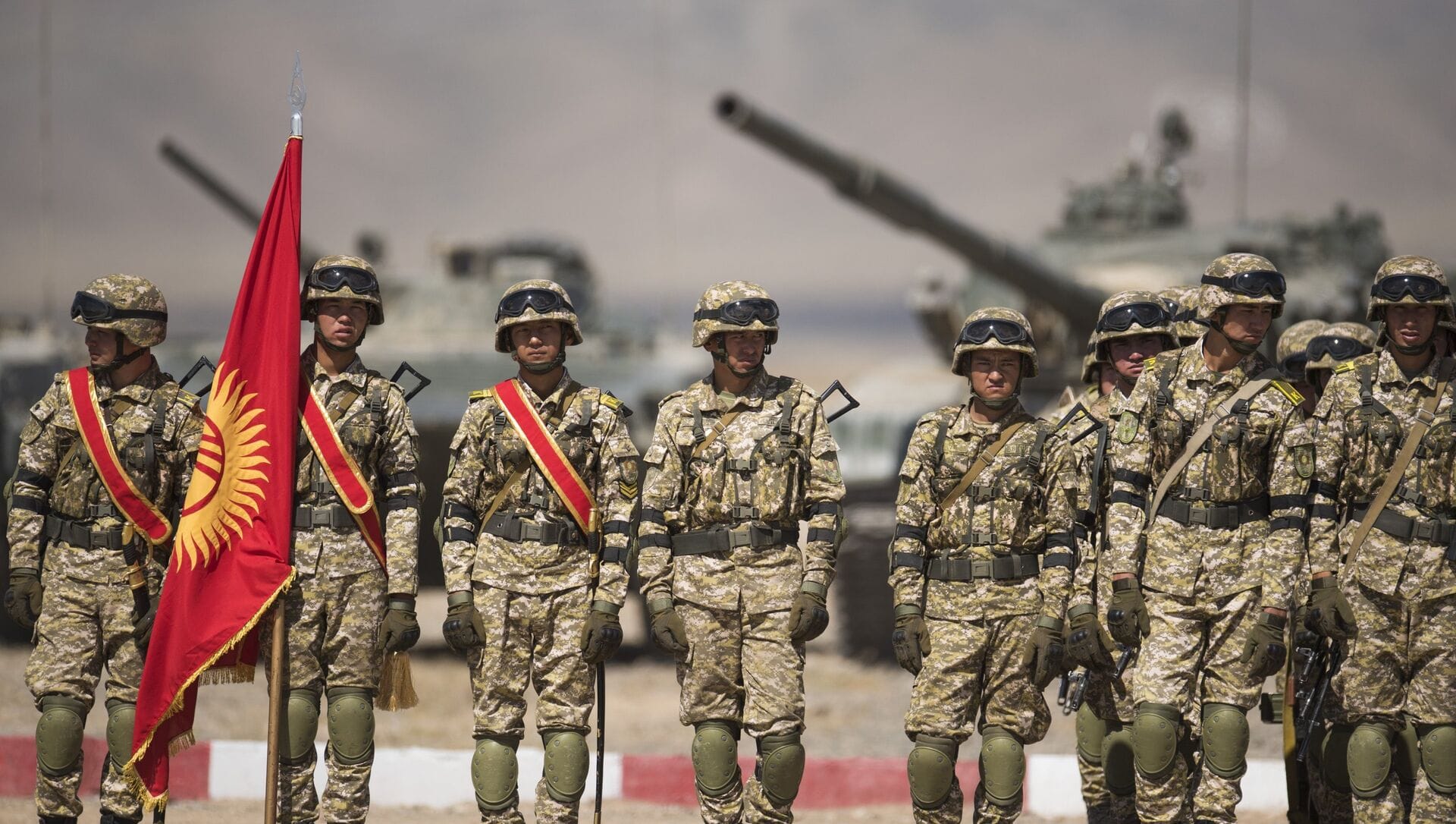 Кыргызстан вошел в список 100 лучших армий мира