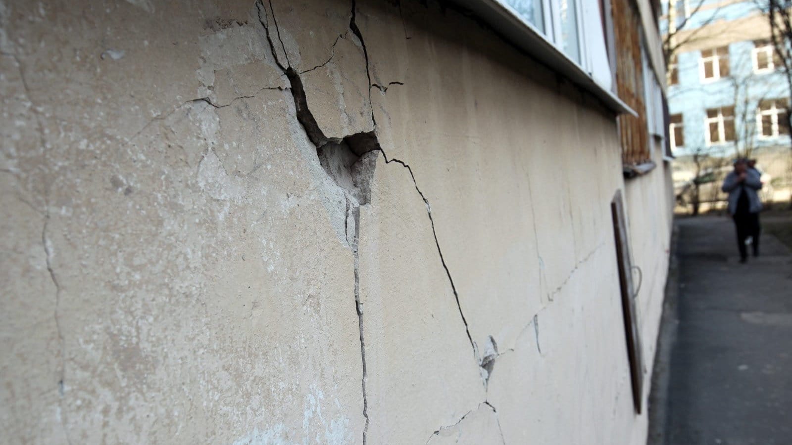 Без серьезных повреждений – Госстрой оценил последствия землетрясения
