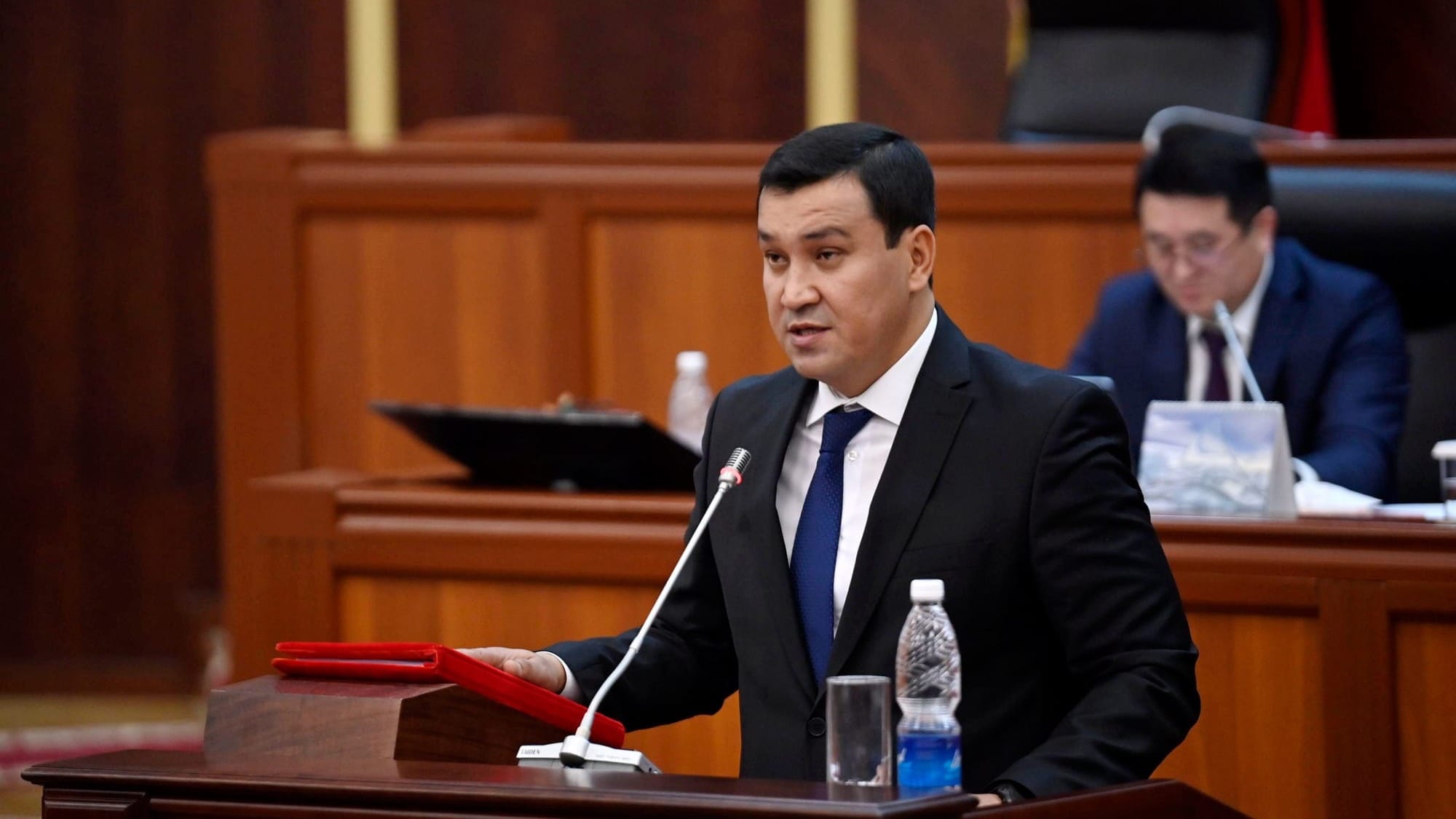 Пейдж Турнаның өмірбаяны Қоғамдық көлікте юбка астында тыңшылық жасады