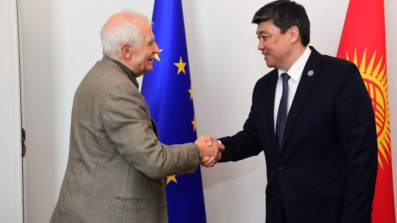 Бакыт Торобаев обсудил с вице-президентом Еврокомиссии упрощение визового режима для кыргызстанцев