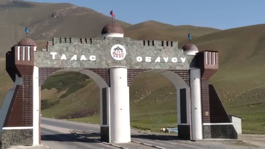 Два чиновника в Таласе проверяли предпринимателей вопреки запрету