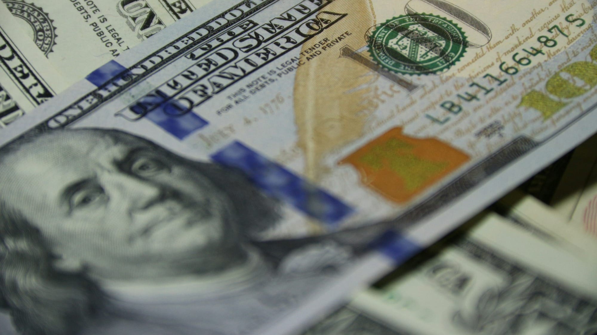 Комбанки КР приобрели на валютных торгах $3.5 млн