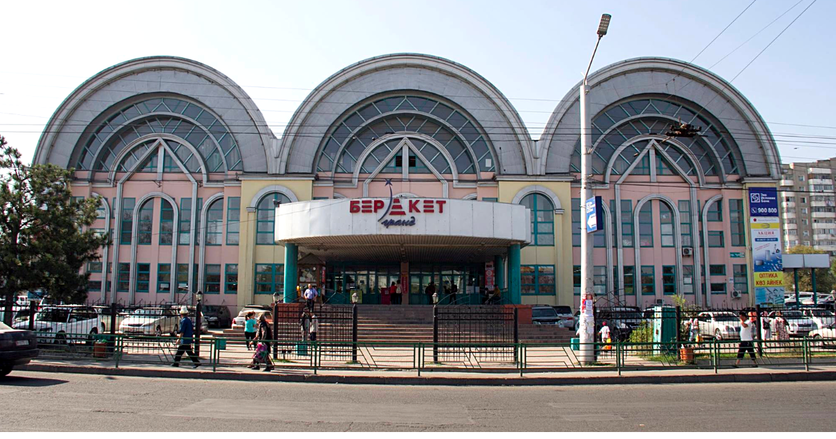Комплекс «Берекет» на Ошском рынке снизил аренду до 50% после задержания его  руководства