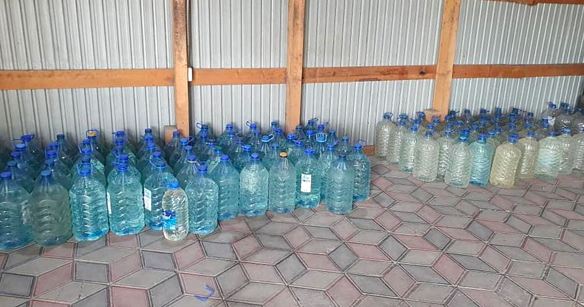 В Бишкеке выявили незаконный склад хранения ГСМ – власти хотят конфисковать топливо