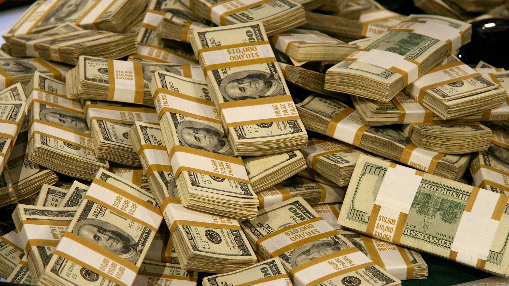 Комбанки КР приобрели на валютных торгах $1.65 млн