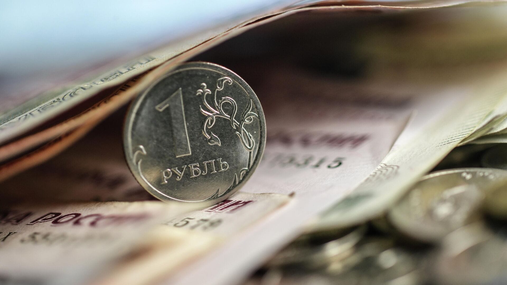 Рубль вновь подешевел к сому – официальный курс валют