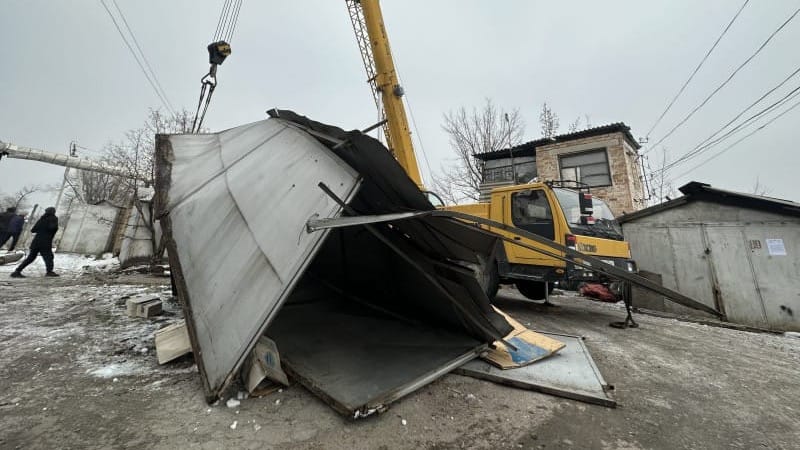 Демонтаж гаражей в Бишкеке.