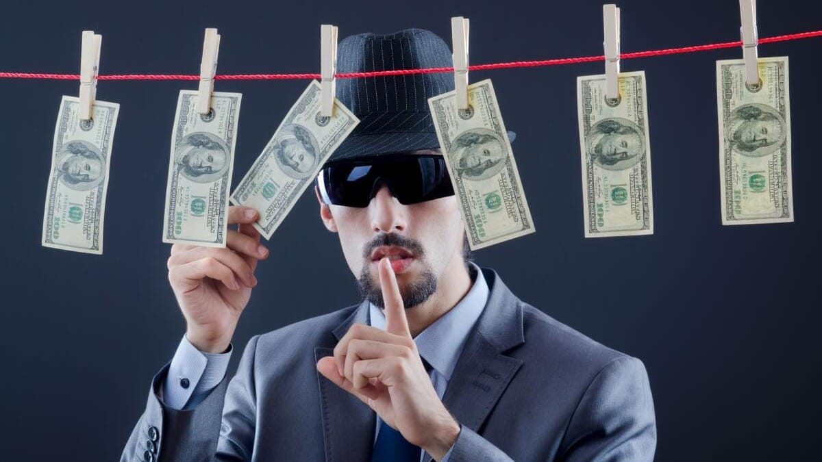 Спецслужбы КР призвали бизнесменов к совместной борьбе с ОПГ и напомнили об ответственности за «отметки»