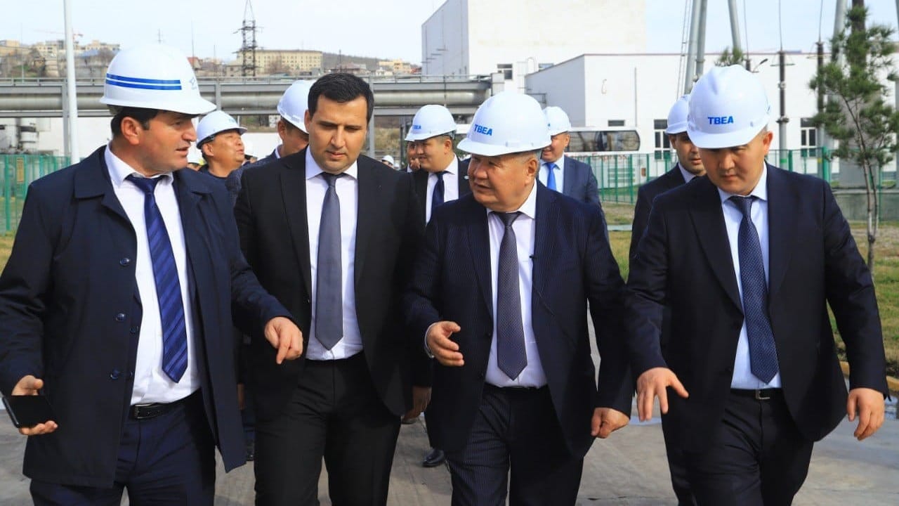 Делегация КР ознакомилась с энергетической инфраструктурой Таджикистана