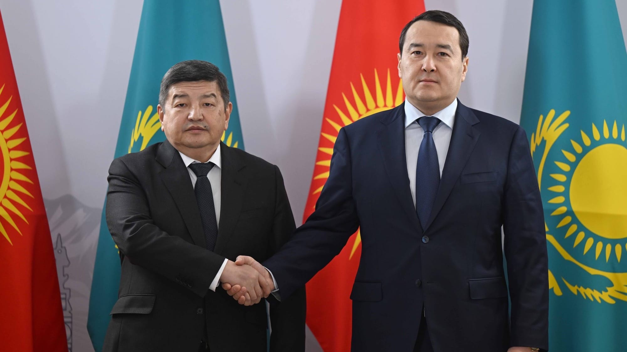 Кыргызстан и Казахстан продолжают работать над доведением товарооборота до $2 млрд