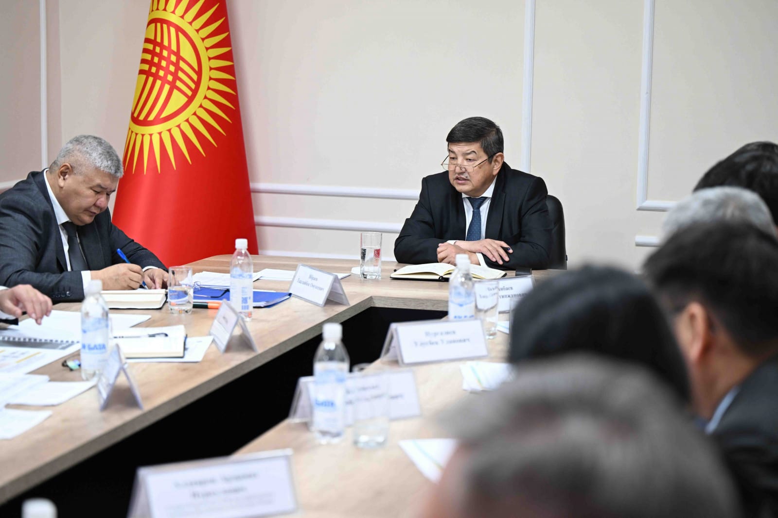 Акылбеку Жапарову представили четыре варианта модернизации ТЭЦ Бишкека