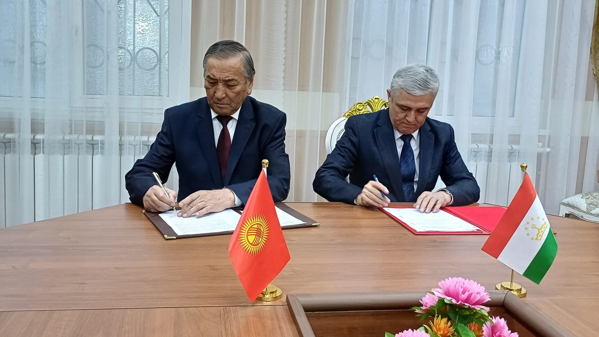 Кыргызстан и Таджикистан согласовали еще 1.11 км границы