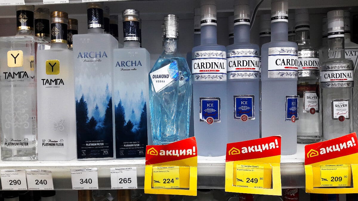 В Кыргызстане ввели госрегулирование цен на водку