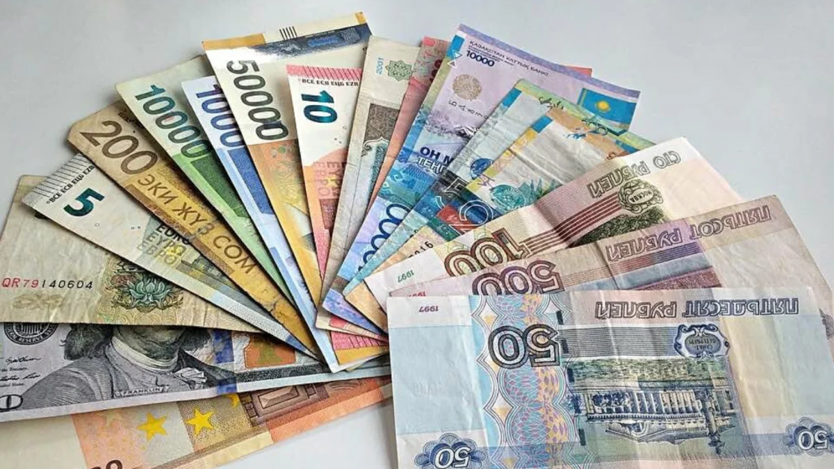 Рубль подорожал на 0.5%, тенге продолжает терять в цене – официальные курсы валют