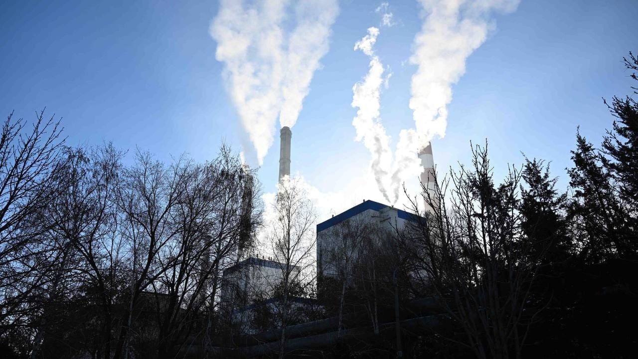 К утру вторника полностью восстановим подачу горячей воды – глава Минэнерго