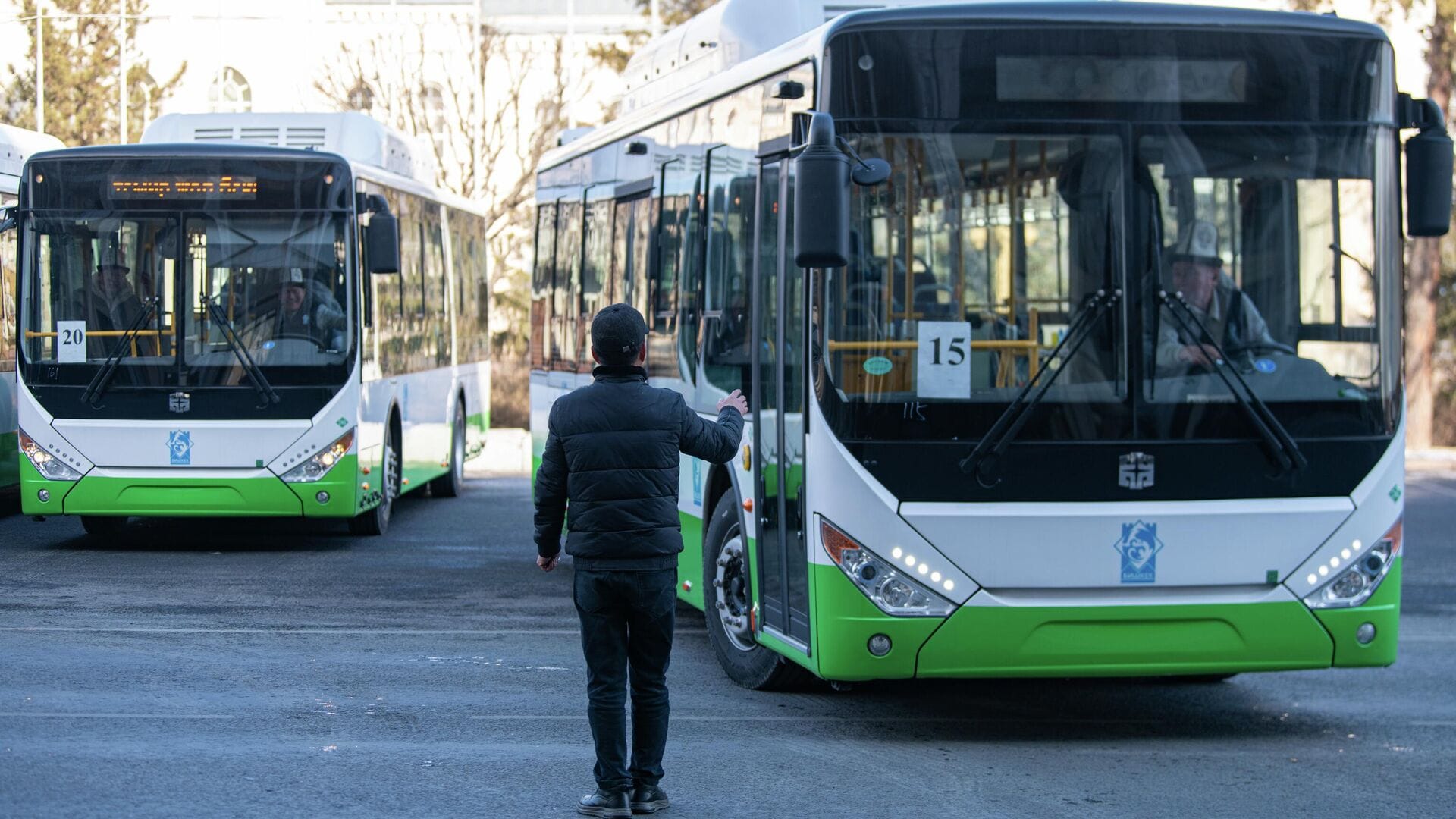 В Бишкеке уволили пятерых водителей общественного транспорта за нарушение ПДД