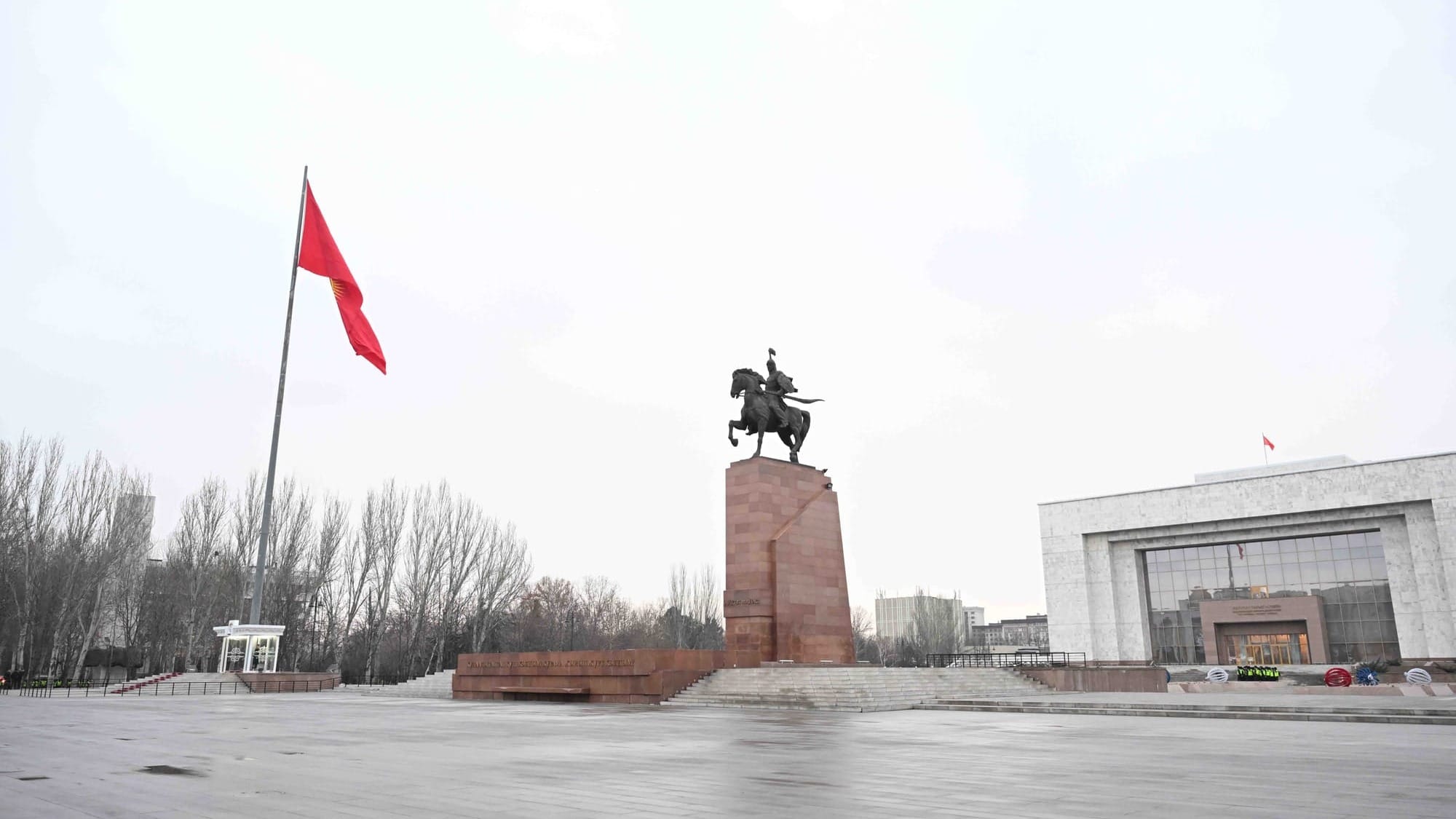 Кыргызстанцы обеспокоены материальным положением и остерегаются крупных покупок — исследование