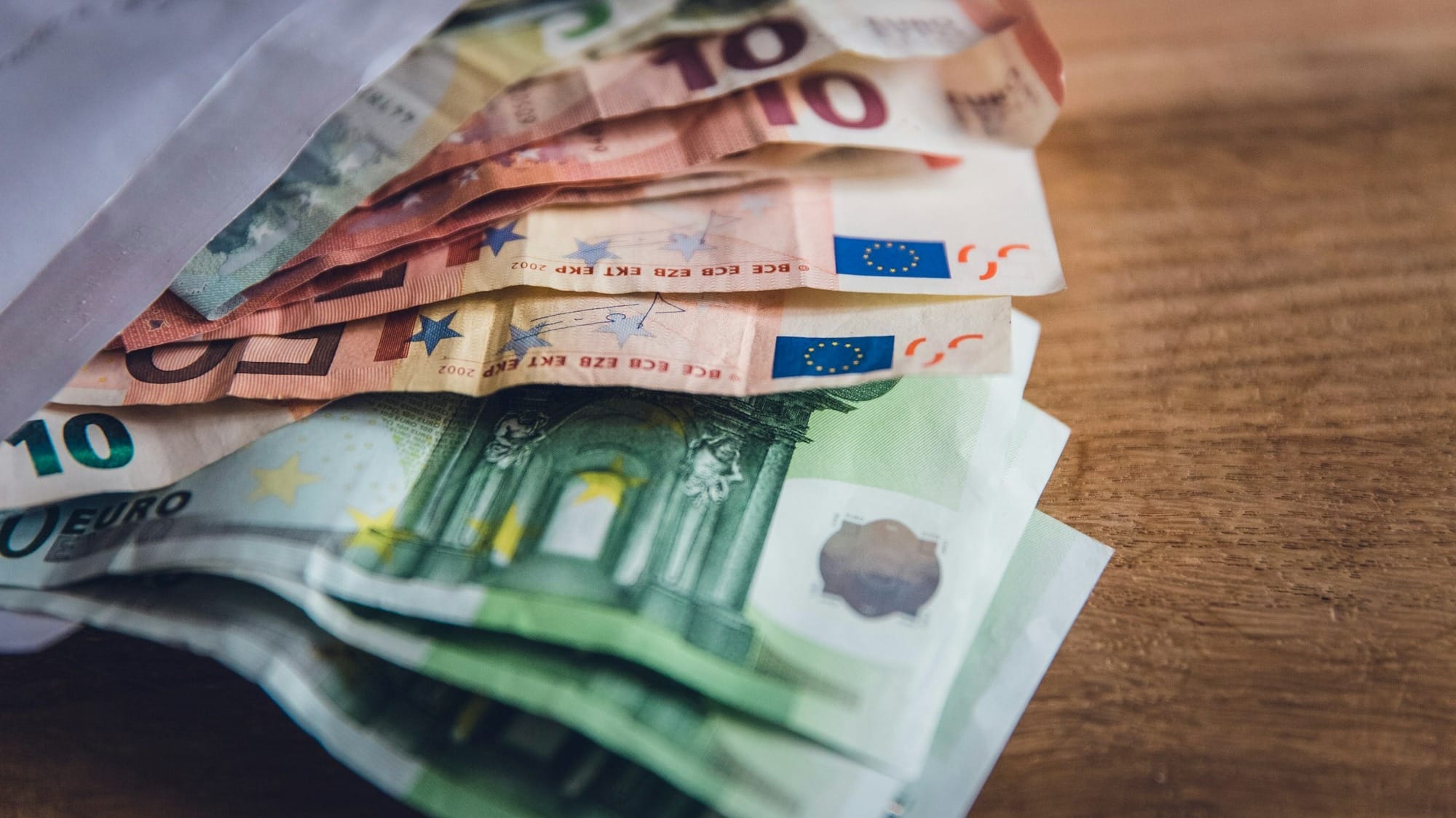 Курс валют на Моссовете: евро подорожал