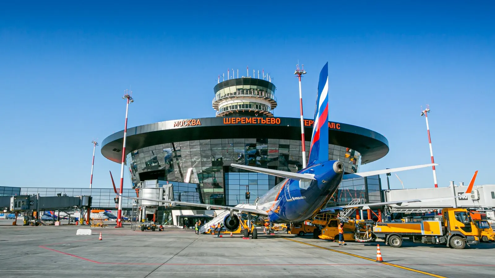Порядка 20 кыргызстанцев застряли в аэропорту «Шереметьево» в Москве