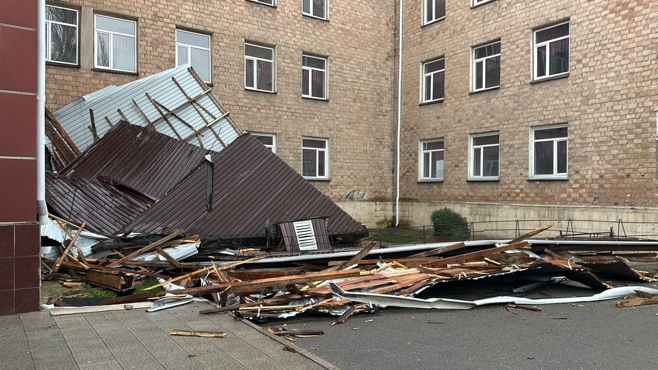 Мэрия оценила ущерб от урагана в Бишкеке в 16.7 млн сомов