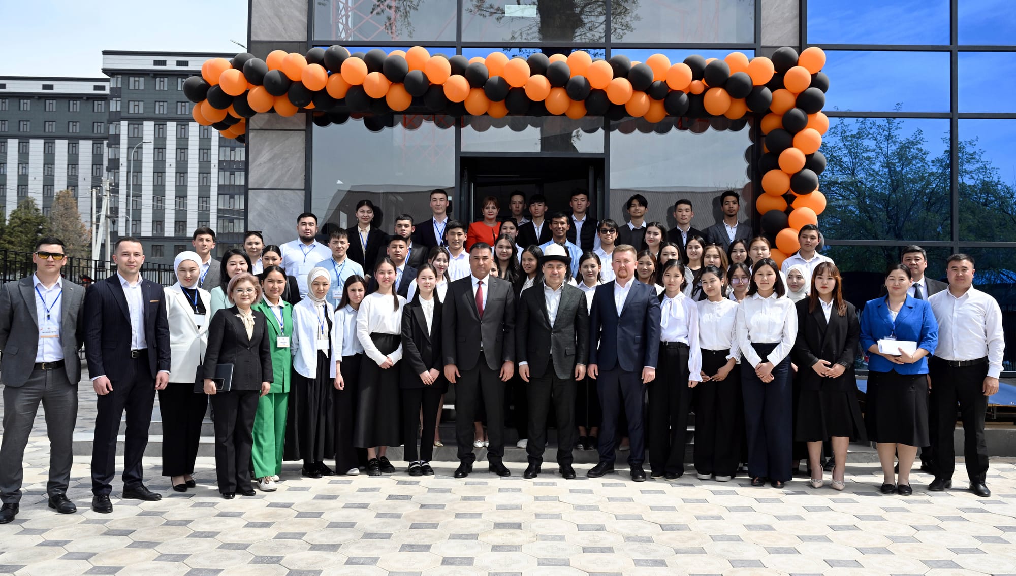 Новый IT-центр открыли в Джалал-Абаде с участием Садыра Жапарова