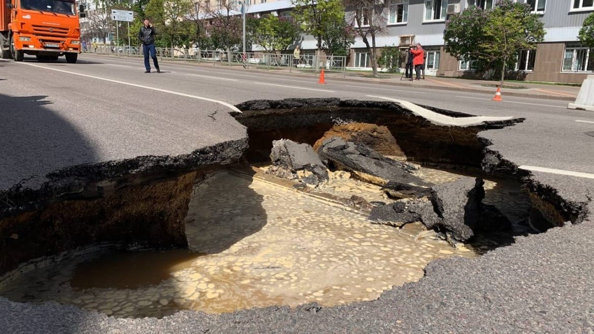 В Бишкеке испытают тепловые сети на прочность – возможны провалы асфальта и затопы