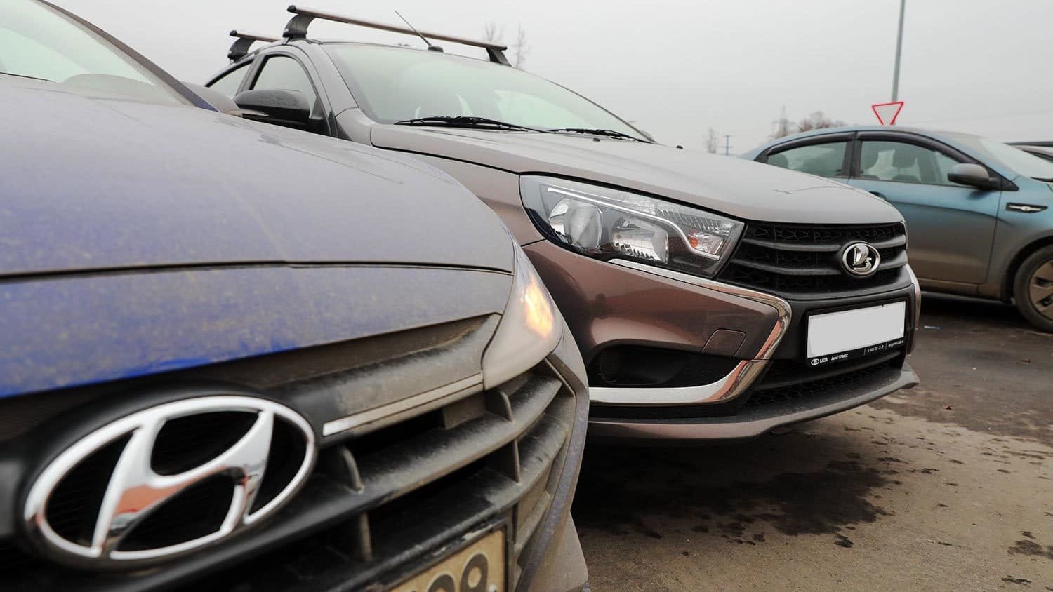 Государству вернули восемь машин стоимостью 4.1 млн сомов – ими незаконно владела Налоговая служба